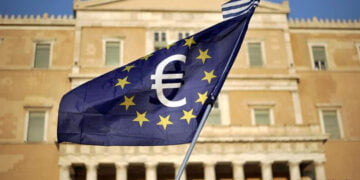 Yunanistan 8 yıl sonra kendi bütçesine kavuşuyor