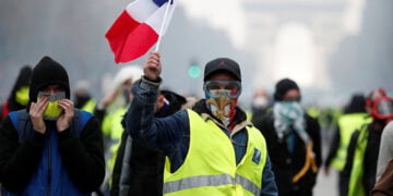 Sarı yelekli protestocuların sol popülizmleri Fransız siyasetini değiştirmeyecek – Slavoj Zizek
