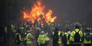 Fransa’da ‘olağan üstü’ gerginlik