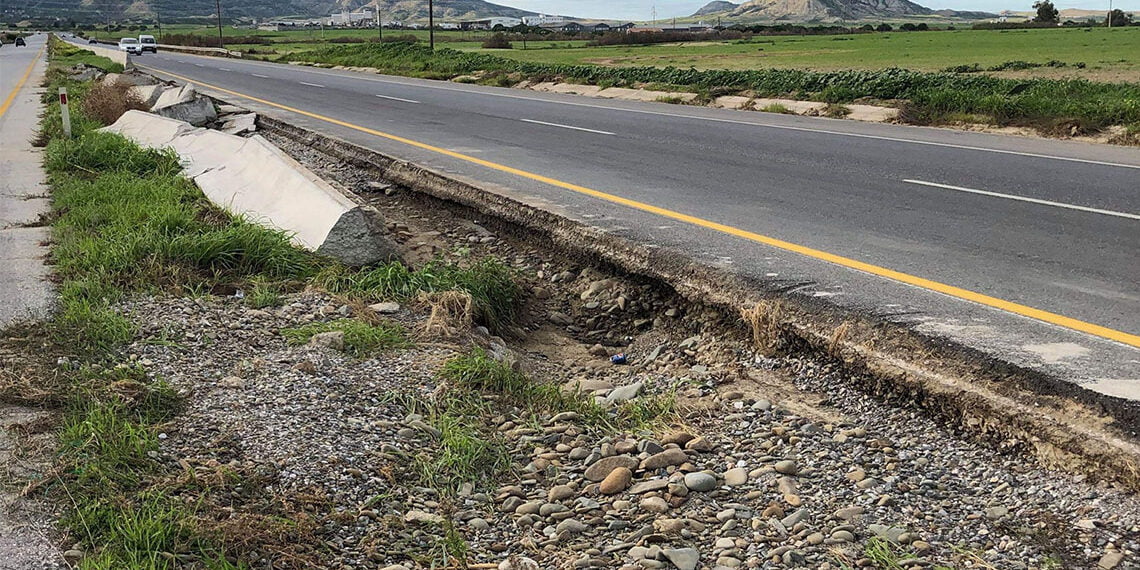 Lefkoşa-Omorfo yolu tehlike saçıyor