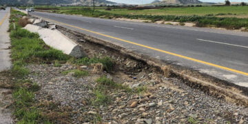 Lefkoşa-Omorfo yolu tehlike saçıyor