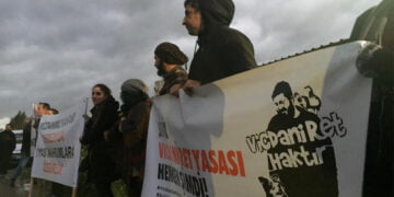 Bir sürü çok çeşit insan var – -Kıbrıs Garip