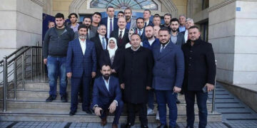 AKP’li bakandan 22 Ocak saldırganıyla aile fotoğrafı