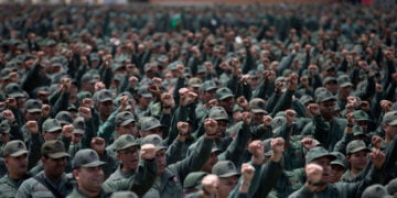 Venezuela’da askerler sınır hattında konuşlandırdı