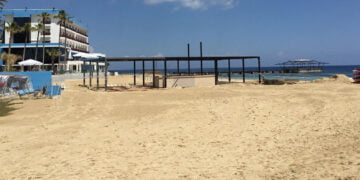 Mağusa’da kumsal üzerine inşaat yapılıyor!