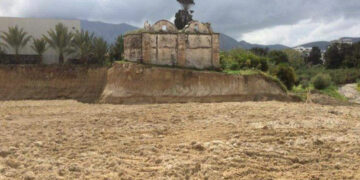 Karakum’daki tarihi kilisenin durumu içler acısı