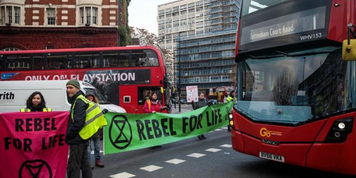 İklim değişikliği: Londra’da aktivistler kendilerini metro trenlerine yapıştıracak
