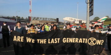 Yokoluş İsyanı: Heathrow Havalimanı’nda eylem