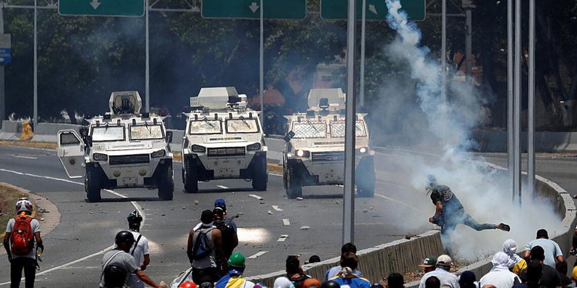 Venezuela Başkanı Maduro’yu devirme girişimine hangi ülke nasıl tepki verdi?