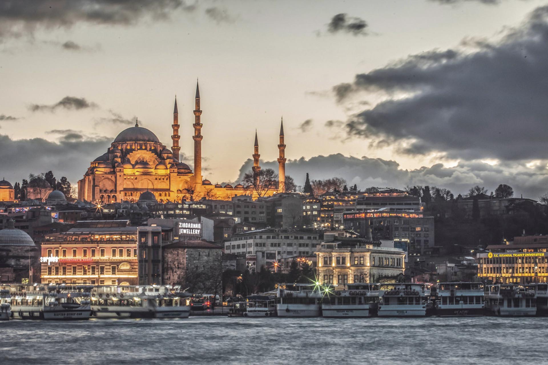 Стамбул италия. Турция Истамбул. Стамбул Турция 4к. Виды Стамбула. Турция пейзаж Стамбула.