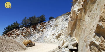 Önder Algedik: “Taş ocaklarıyla Kıbrıs intihar ediyor”