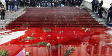 ‘Yokoluş İsyanı’ndan çarpıcı eylem