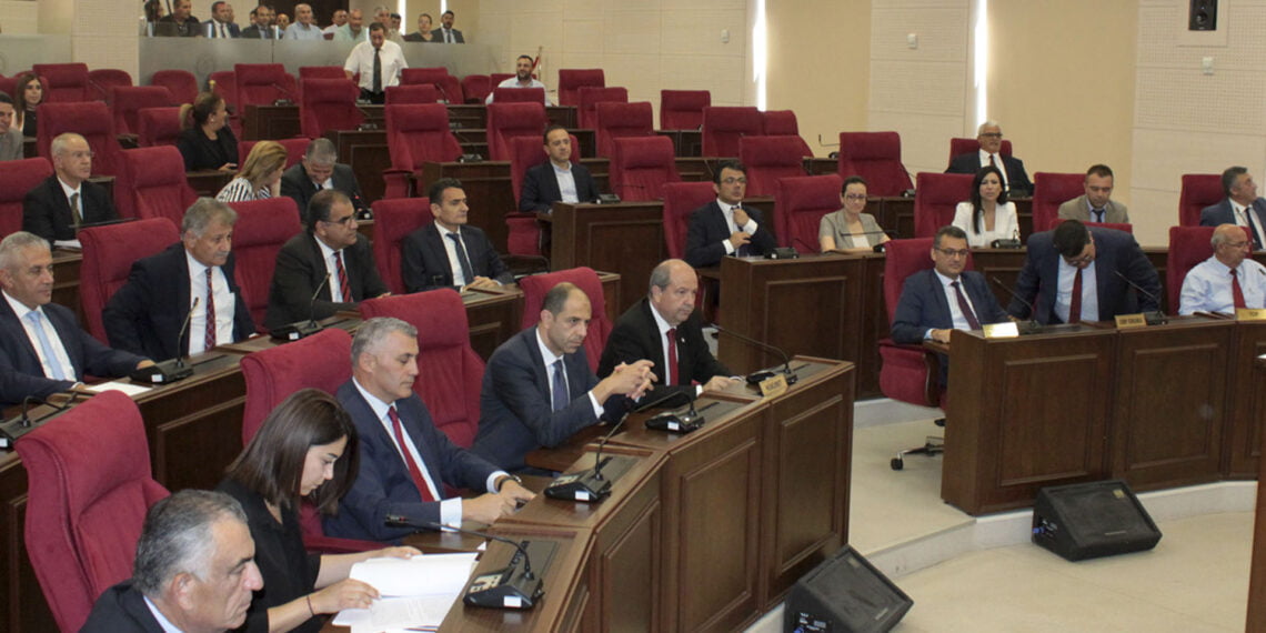 Yeni hükümet güven aldı