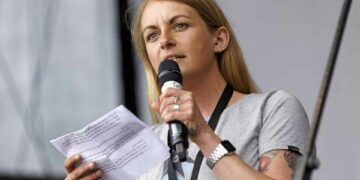 Mültecileri kurtaran kaptan 20 yıl ile yargılanıyor