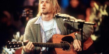 Cobain’in ‘unplugged’ gitarı 6 milyon dolara satıldı