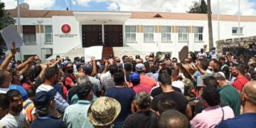 “Biz içeri gelmiyoruz, siz dışarı çıkın”