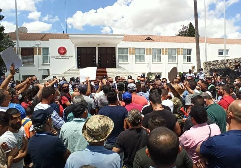 “Biz içeri gelmiyoruz, siz dışarı çıkın”