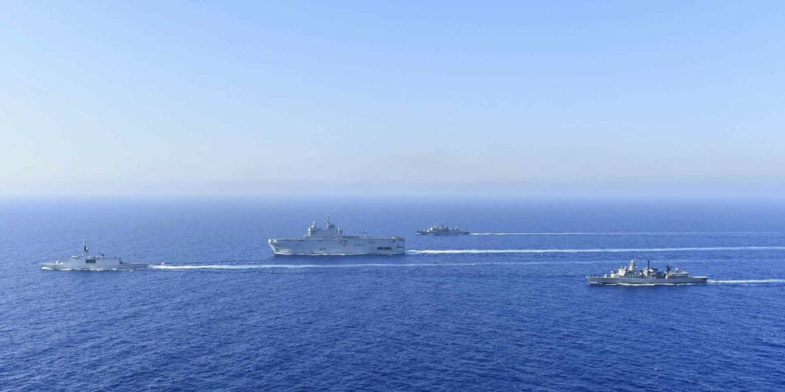 Fransa savaş jetleri gönderdi, Yunan ordusu izinleri iptal etti