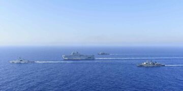 Fransa savaş jetleri gönderdi, Yunan ordusu izinleri iptal etti