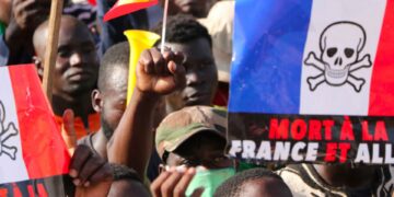 Afrika’da Fransa karşıtı tepkiler devam ediyor: En az 2 ölü; 16 yaralı