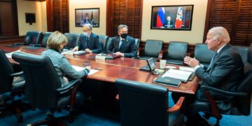 Biden’dan Rusya’ya “ağır yaptırım” tehdidi