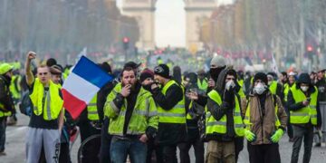 Sarı Yelekliler’in 3. yılında yine / yeniden başkaldırı[*] – Sibel Özbudun / Temel Demirer
