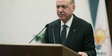 Öncesi ve sonrasıyla süreklilik içinde kopuş: 2015’in “bugün”ü – Sibel Özbudun – Temel Demirer