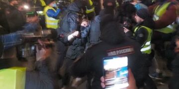 Rusya’daki savaş karşıtı eyleme polis müdahalesi