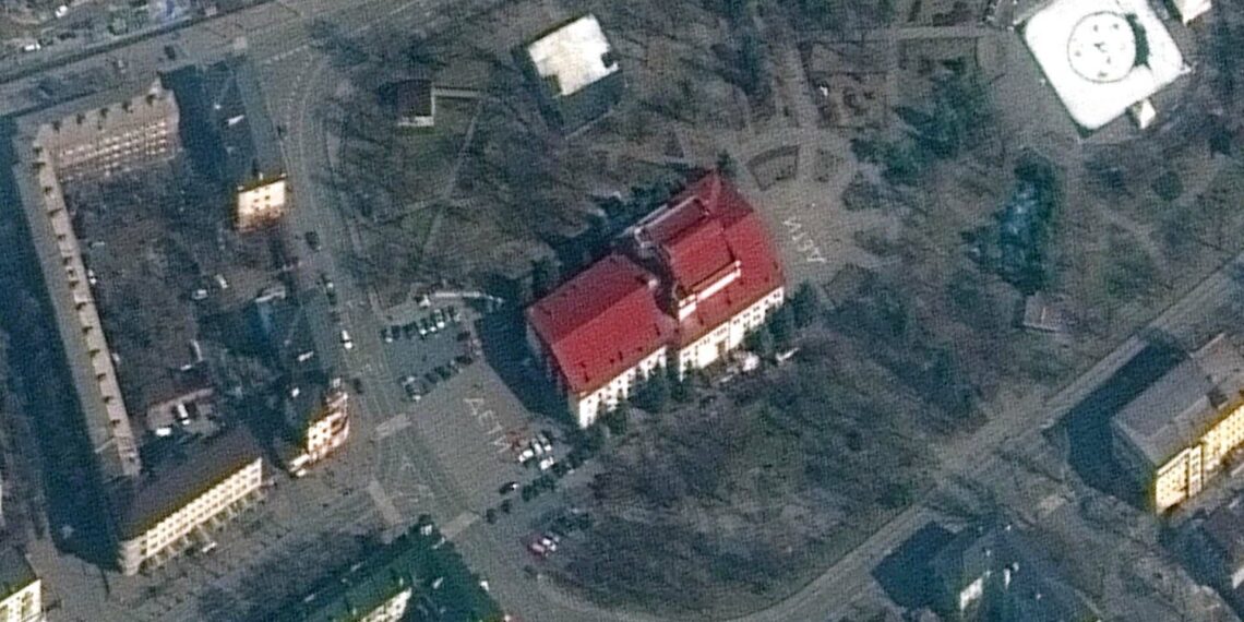 Mauripol’de 1300 kişi enkaz altında, Putin Kırım’ın ilhakını kutladı