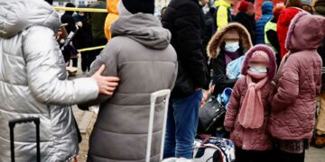 Savaştan kaçış: Yüz binlerce Ukraynalı yollara düştü