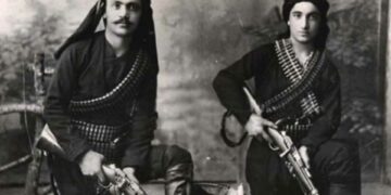 Yüz yıllık sessizlik – Thea Halo