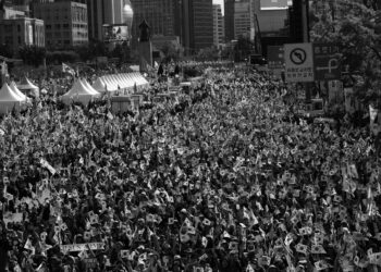 Güney Kore’de 60 bin işçi hükümete karşı alanlara çıktı