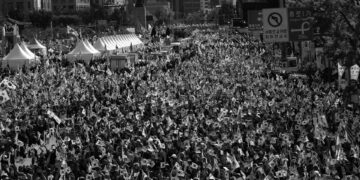 Güney Kore’de 60 bin işçi hükümete karşı alanlara çıktı