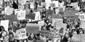 Genç aktivistler yüzlerce okul ve üniversiteyi ‘fosile son’ demek için işgal edecek