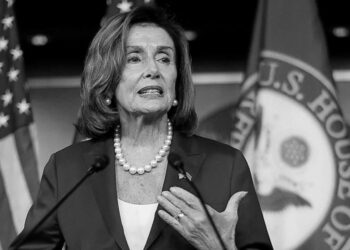 ABD Temsilciler Meclisi Başkanı Pelosi’den Tayvan’a ‘karanlık’ iniş