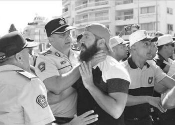 Polis şiddeti: Belediye emekçisinin boğazına sarıldılar