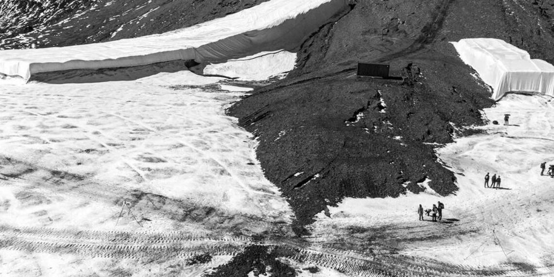 İsviçre buzulları hızla eriyor: 2 bin yıllık antik yürüyüş patikası ortaya çıktı