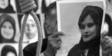 Masha Amini’nin arkasından bir ülke sokakta: Protestolarda beş kişi öldü