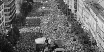 Çek Cumhuriyeti de sokakta