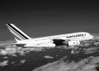 Fransa’da havada grev: Uçuşların yarısı iptal