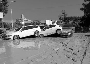 İtalya iki-üç saatte altı aylık yağış aldı: 10 ölü