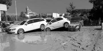İtalya iki-üç saatte altı aylık yağış aldı: 10 ölü