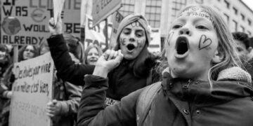 Brüksel’de 25 bin kişi sokaklarda: İklimi değil, sistemi değiştirin