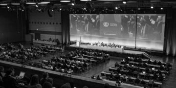 Zirveye iklim krizinden en çok etkilenen on ülkenin temsilcisinden çok fosil yakıt lobicisi kaydoldu