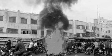 İran’da onlarca kentte başlayan grevler devam ediyor