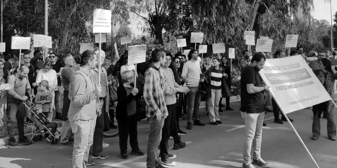 Kıbrıs Cumhuriyeti kendi vatandaşlık yasalarına aykırı davranıyor