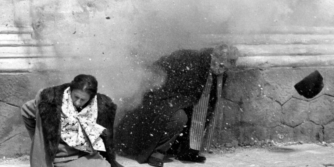 33 yıl sonra: Çavuşesku’nun nefesi enselerinde –  Hakan Aydın