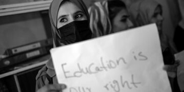 Taliban, kadınların üniversiteye gitmesini yasakladı