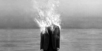 Aptal portakal ağacının ülkesi | Thanasis Photiou | Phileleftheros [GR-TR]