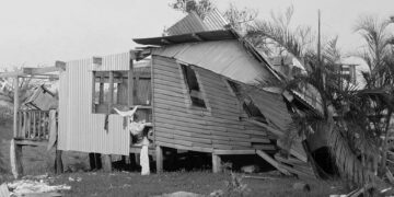 Fiji’de köyler taşınmaya başladı